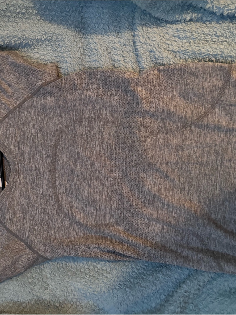 lululemon athletica Heathered Gray Performance Tee - Picture 1 of 2